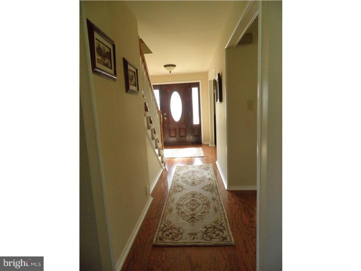 17 Yale Road Marlton, NJ 08053 - Photo 7 of 25 Hallway