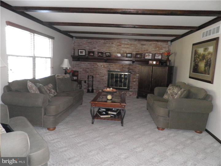 17 Yale Road Marlton, NJ 08053 - Photo 8 of 25 Family Room