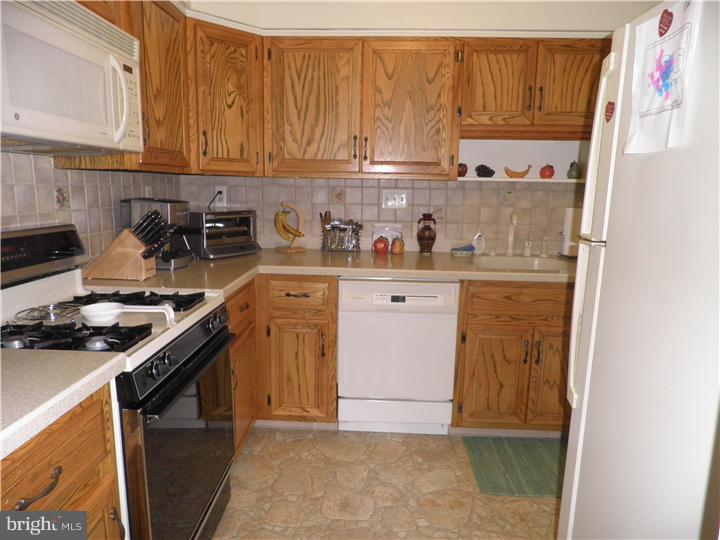 17 Yale Road Marlton, NJ 08053 - Photo 10 of 25 Kitchen