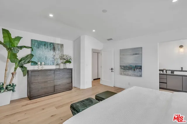 $9,299 | 133 South Linden Drive, Beverly Hills, CA 90212