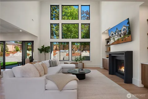 $4,399,995 | 4024 85th Avenue Southeast, Mercer Island, WA 98040