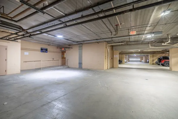 $2,600 | 77 North Wolf Road, Unit 406, Northlake, IL 60164