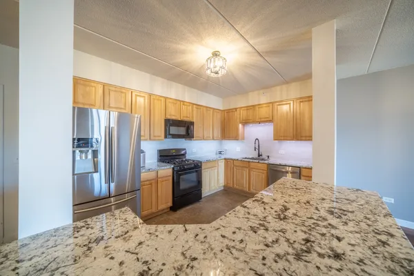 $2,600 | 77 North Wolf Road, Unit 406, Northlake, IL 60164