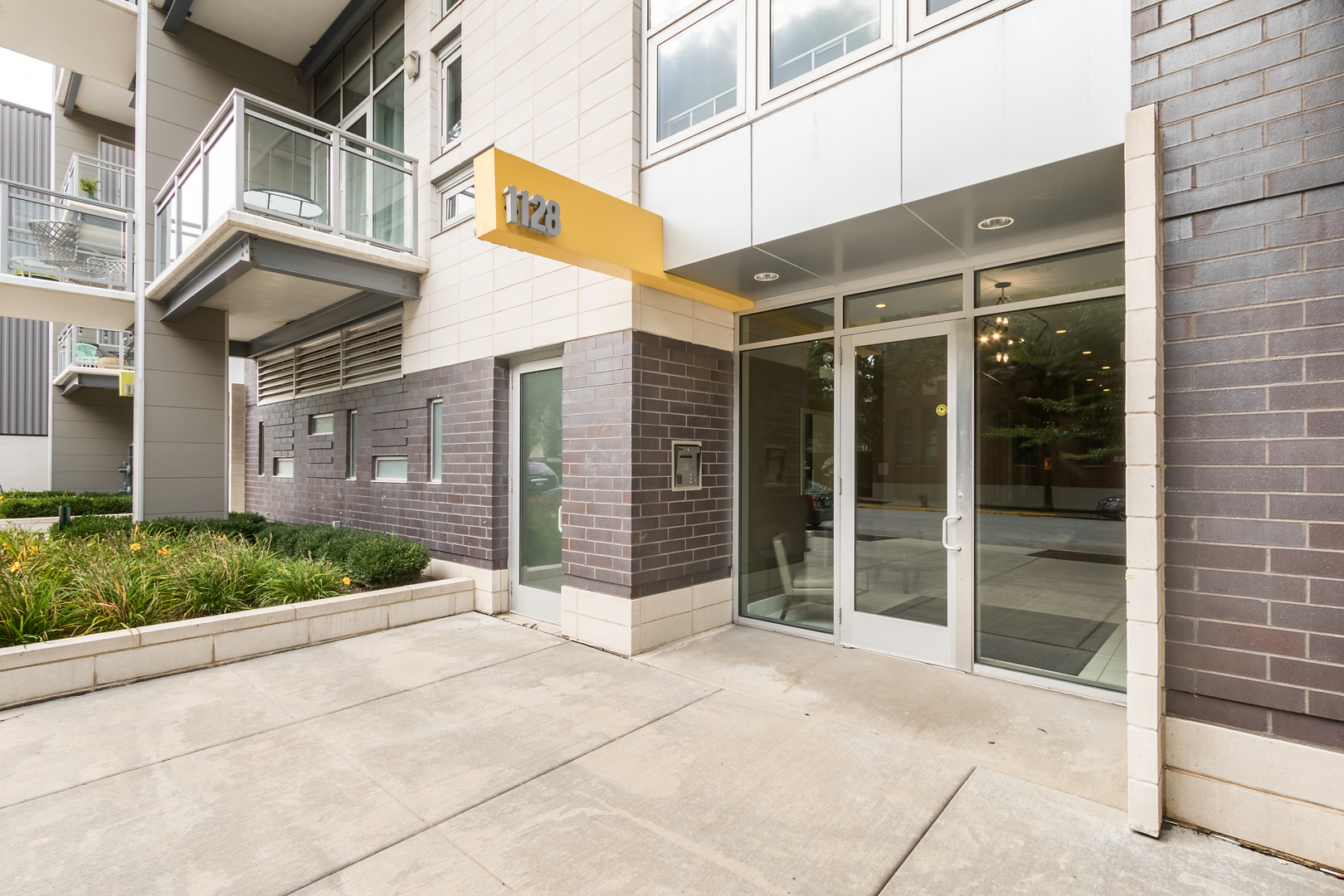 1128 West Adams Street, Unit 3E Chicago, IL 60607 - Photo 2 of 31