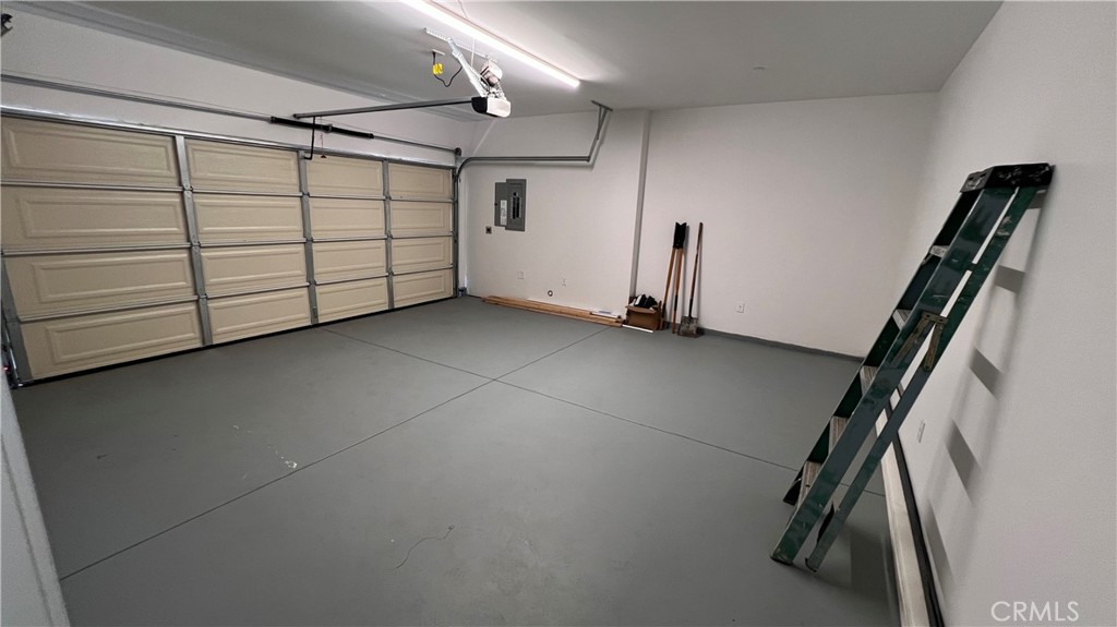 955 North Acacia Avenue, Unit B Compton, CA 90220 - Photo 15 of 15 a view of a garage