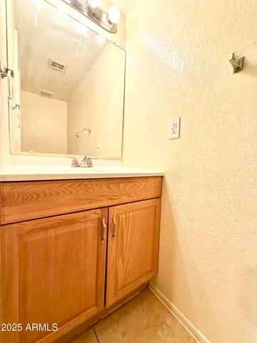 $999 | 2834 East Kathleen Road, Unit 103, Phoenix, AZ 85032