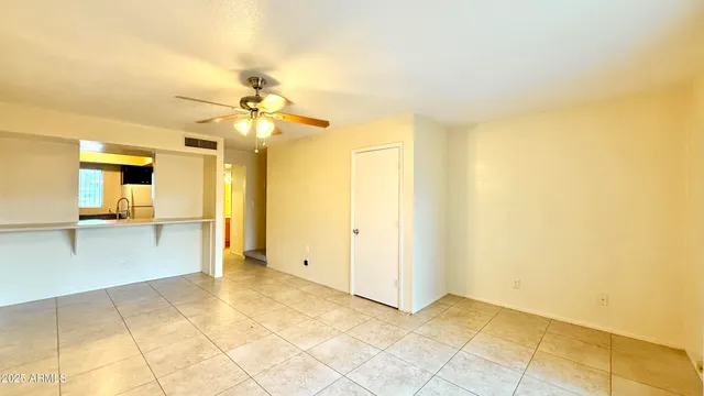 $999 | 2834 East Kathleen Road, Unit 103, Phoenix, AZ 85032