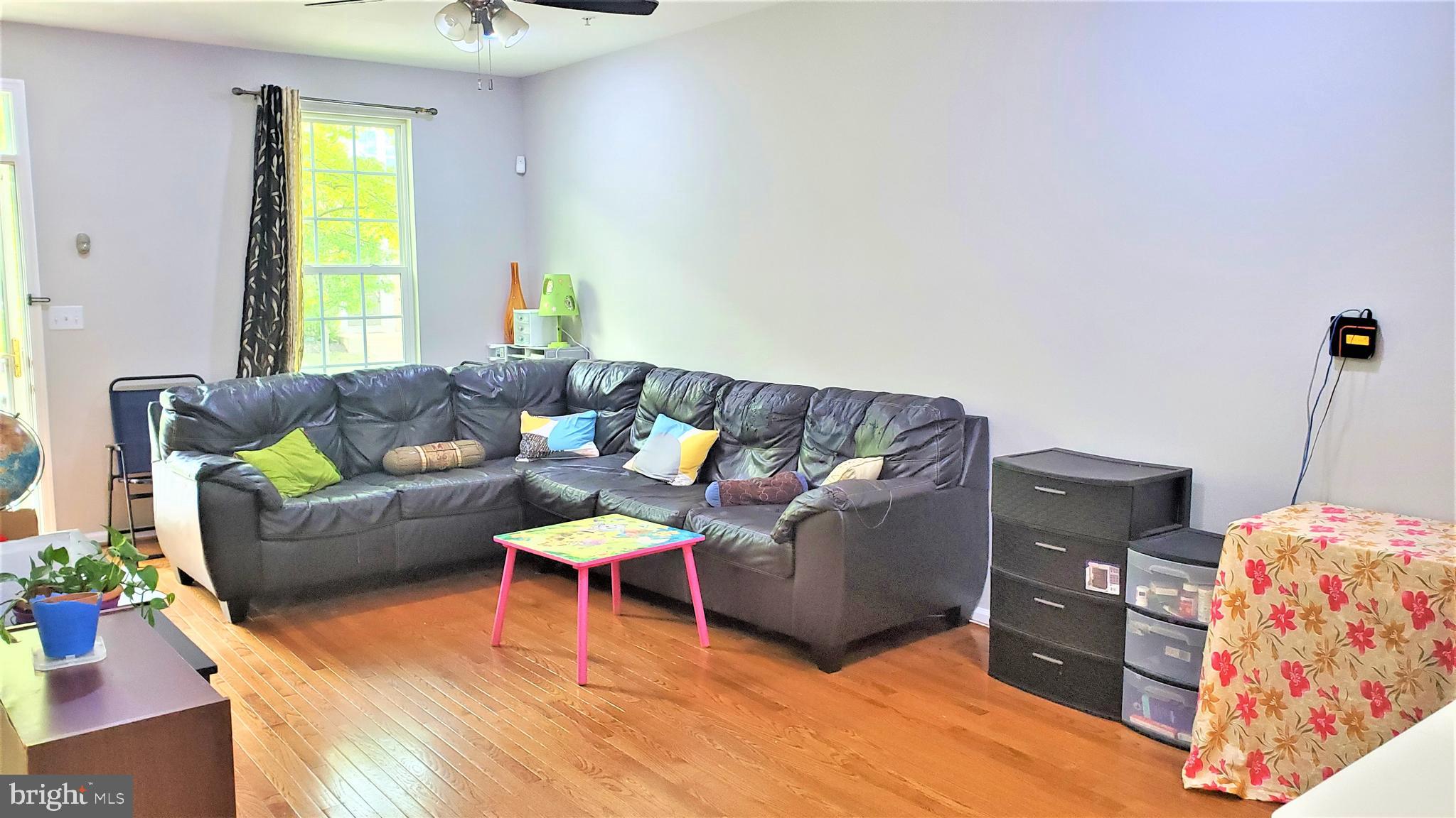 7206 Abbey Road Elkridge, MD 21075 - Photo 8 of 44 Living room view4