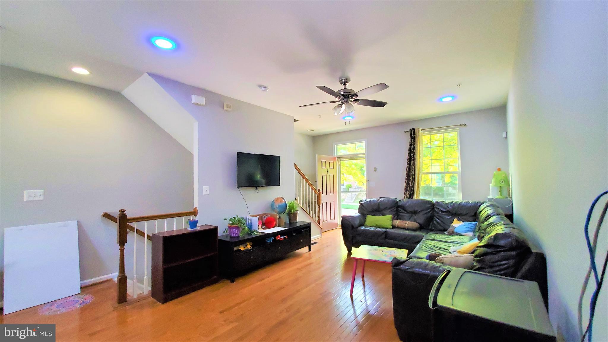 7206 Abbey Road Elkridge, MD 21075 - Photo 9 of 44 Living room view5
