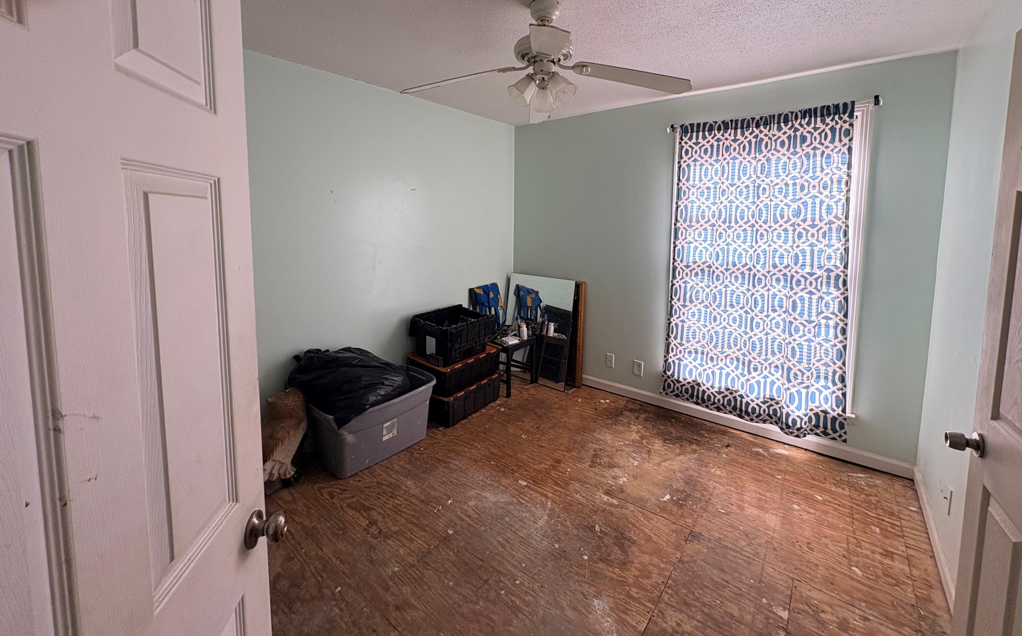 535 Inver Lane Clarksville, TN 37042 - Photo 7 of 10 a bed room with a bed and a window