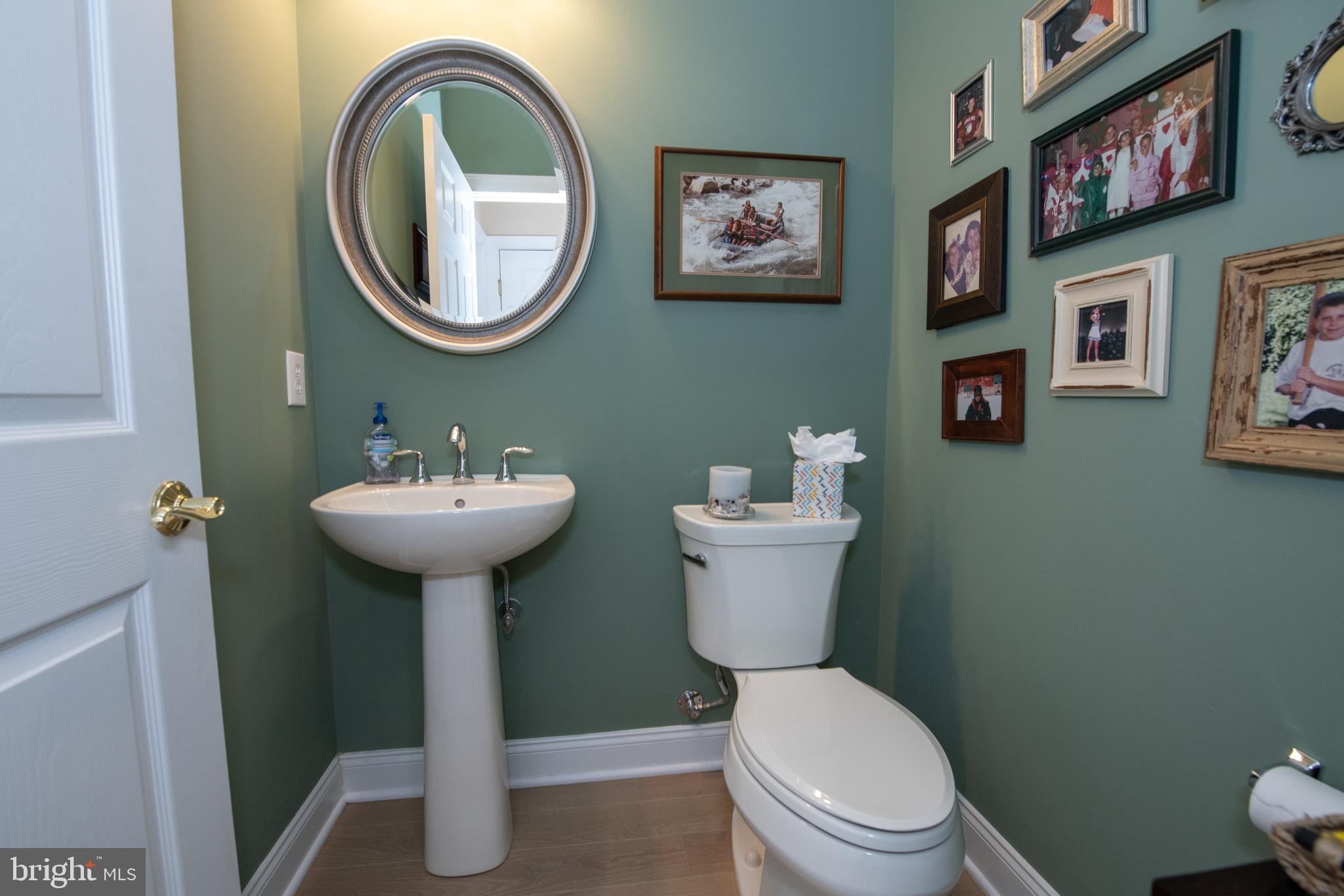 261 Sydney Road Southampton, PA 18966 - Photo 19 of 36 Powder Room
