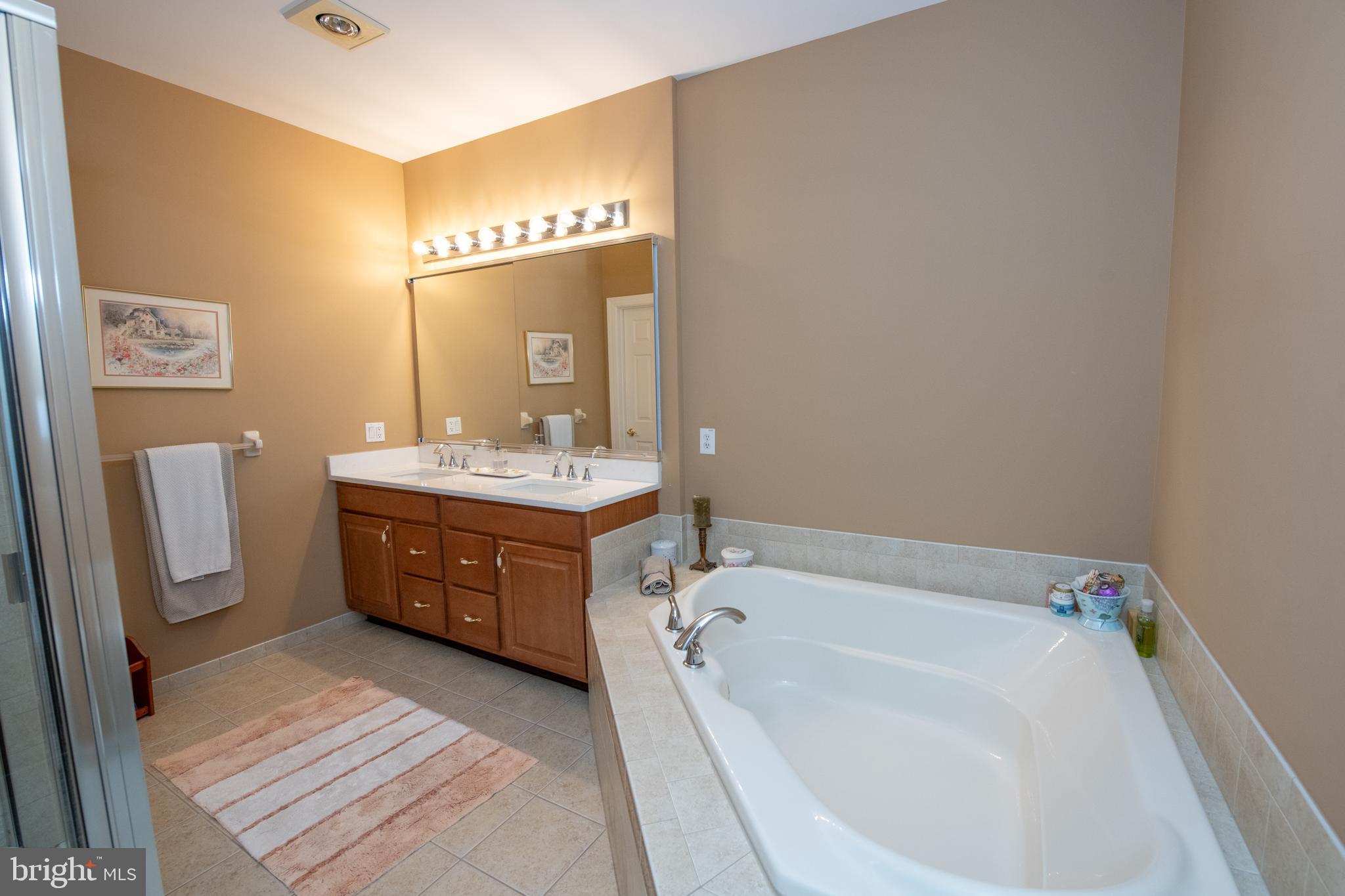 261 Sydney Road Southampton, PA 18966 - Photo 25 of 36 Primary Bath