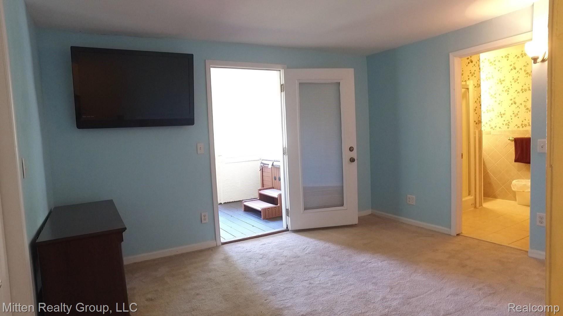 2086 South Elba Road Lapeer, MI 48446 - Photo 26 of 51 15 Bedroom.jpg