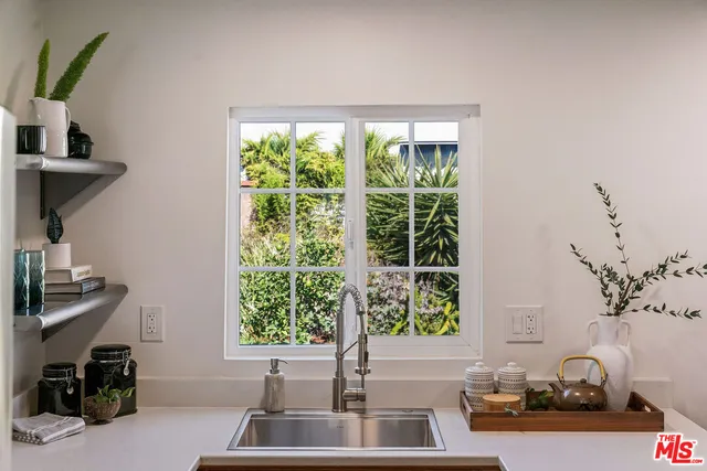 $899,000 | 5748 7th Avenue, Los Angeles, CA 90043