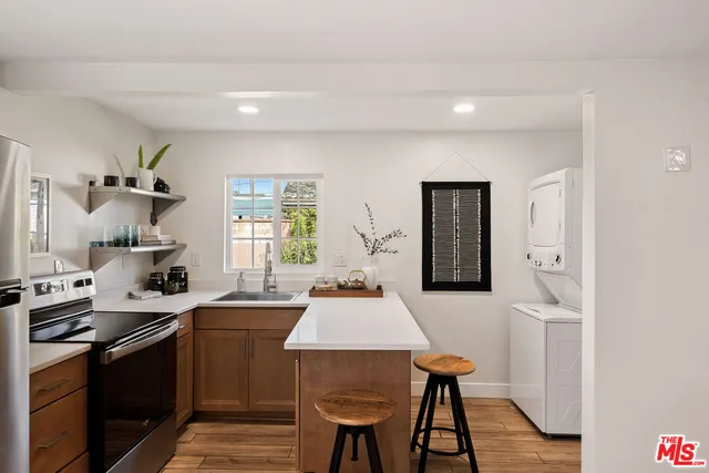 $899,000 | 5748 7th Avenue, Los Angeles, CA 90043