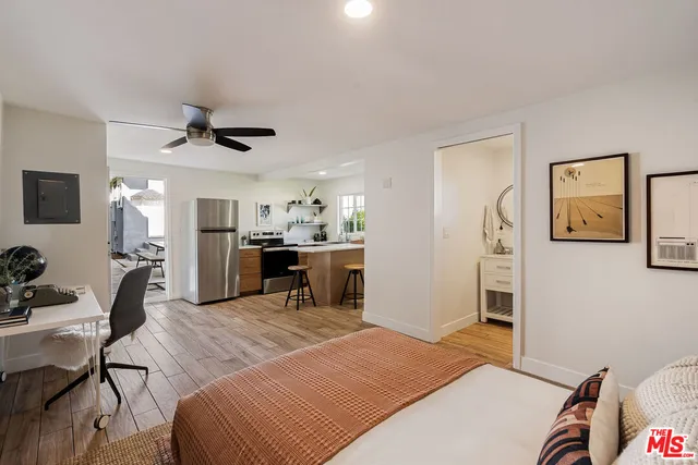 $899,000 | 5748 7th Avenue, Los Angeles, CA 90043