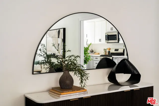 $899,000 | 5748 7th Avenue, Los Angeles, CA 90043