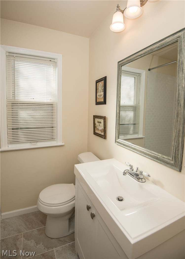 5036 North Barton Road Cleveland, OH 44124 - Photo 10 of 19 Gallery Image 10