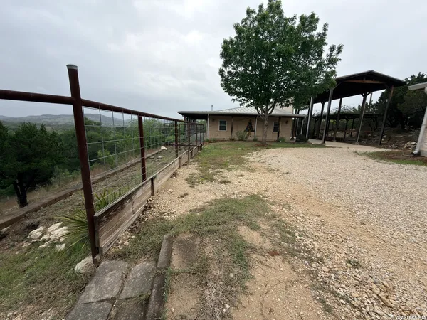 $2,500 | 499 Saddleback Ridge, Bandera, TX 78003