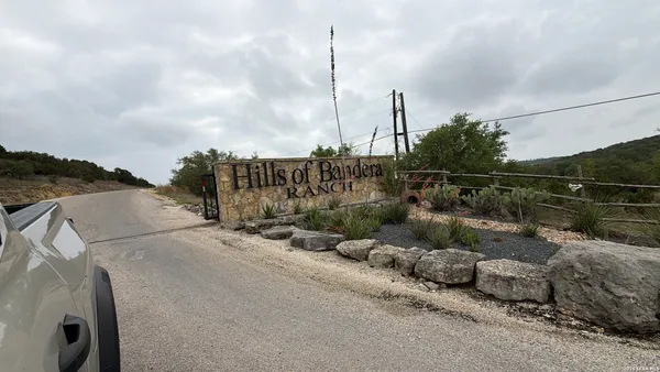 $2,500 | 499 Saddleback Ridge, Bandera, TX 78003