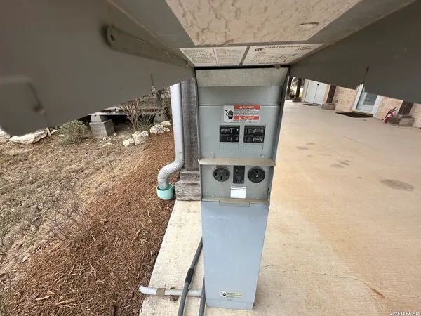 $2,800 | 499 Saddleback Ridge, Bandera, TX 78003