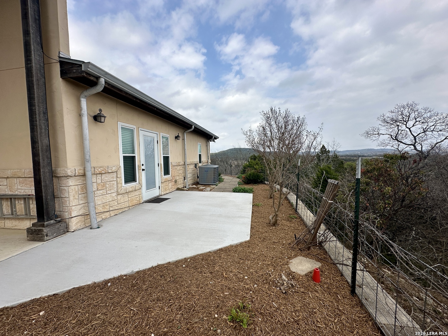 499 Saddleback Ridge Bandera, TX 78003 - Photo 6 of 14