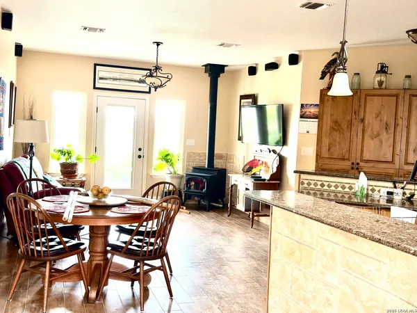 $2,800 | 499 Saddleback Ridge, Bandera, TX 78003