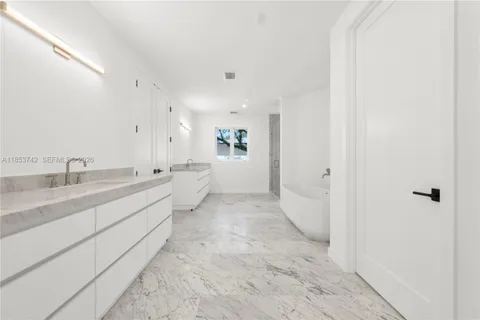 $5,290,000 | 5835 Southwest 81st Street, South Miami, FL 33143