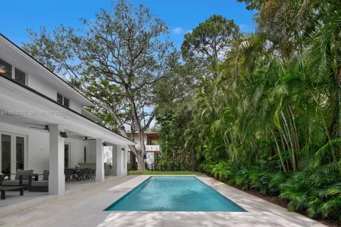$5,290,000 | 5835 Southwest 81st Street, South Miami, FL 33143