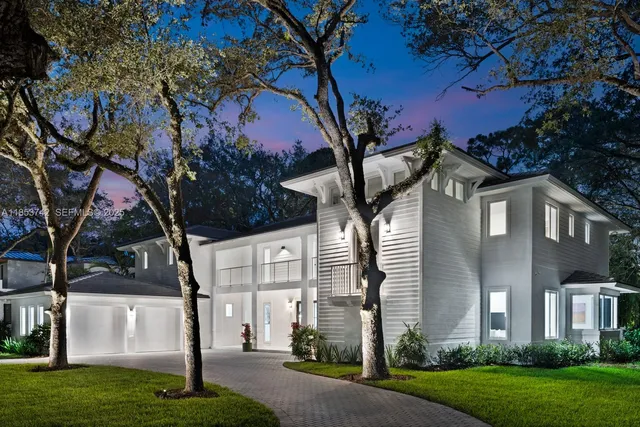 $5,698,000 | 5835 Southwest 81st Street, South Miami, FL 33143