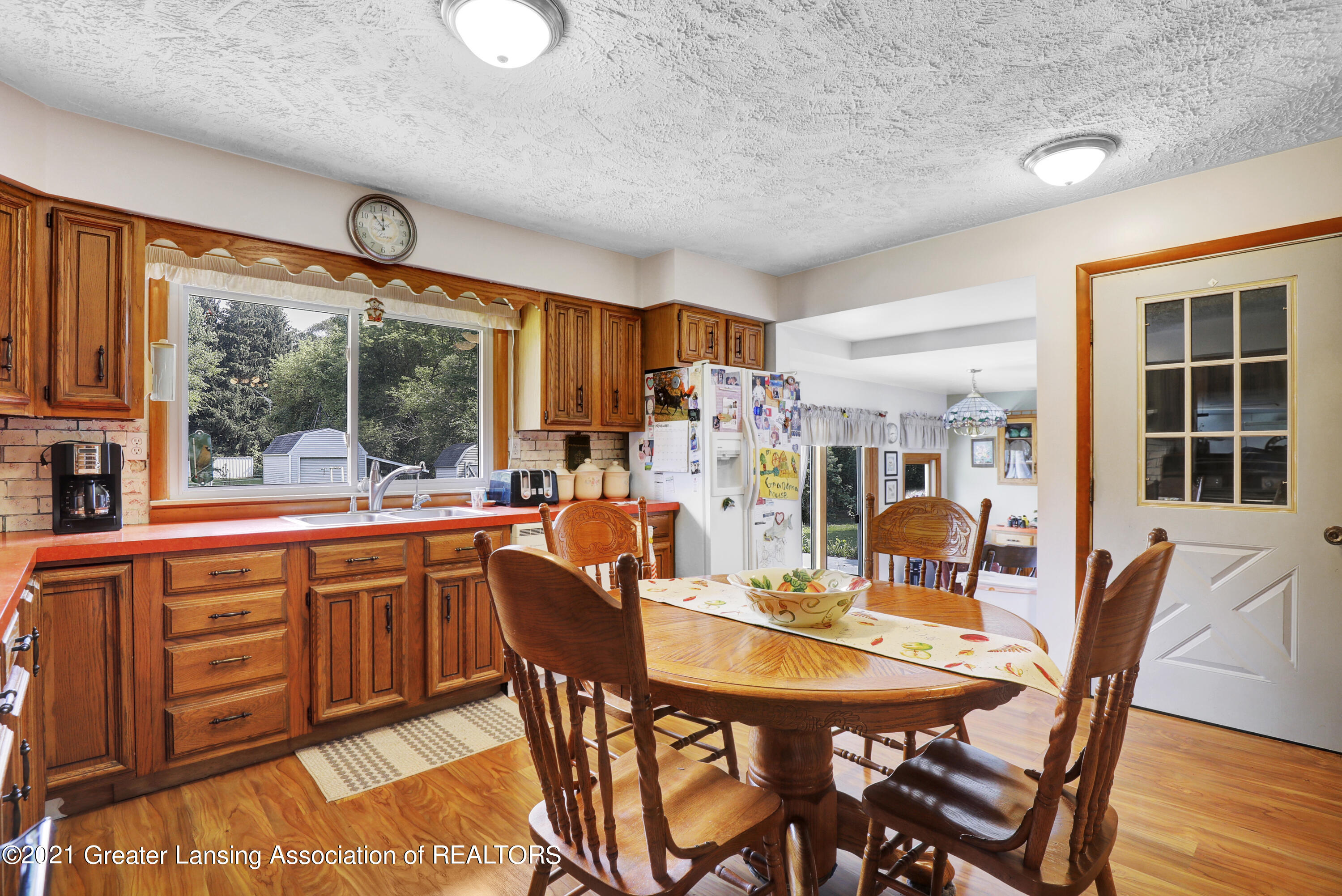 10561 South Chandler Road Dewitt, MI 48820 - Photo 9 of 46 Kitchen/Dining