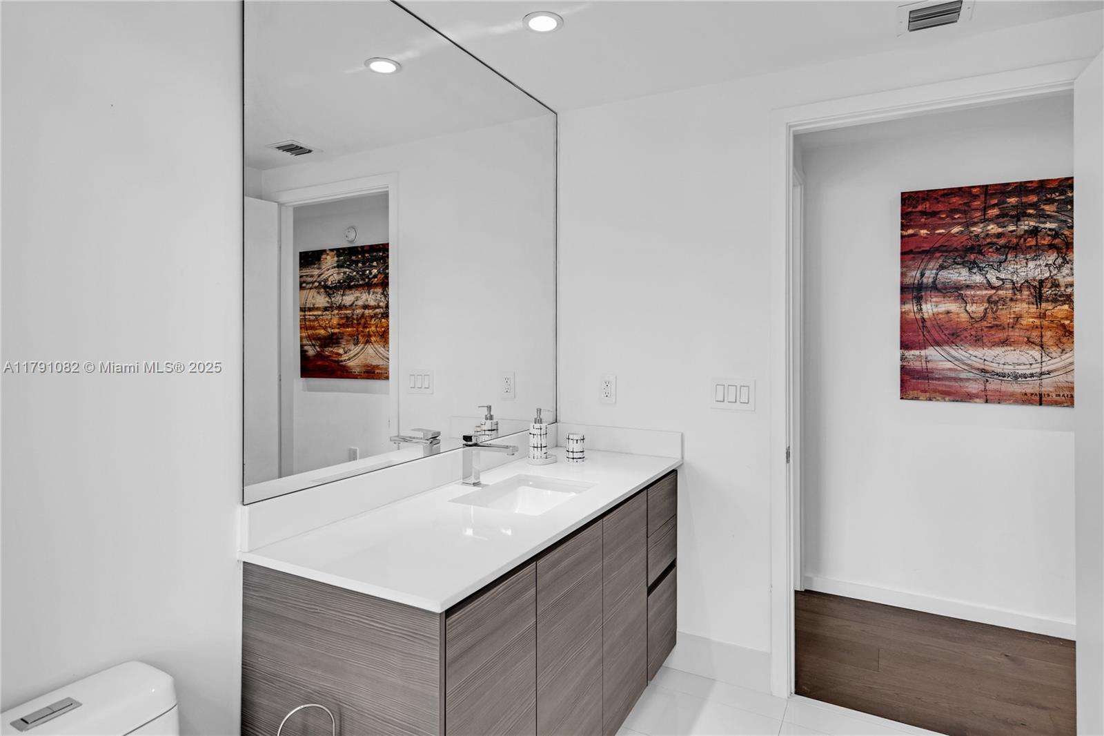 Edgewater Miami, FL 33137 - Photo 18 of 26