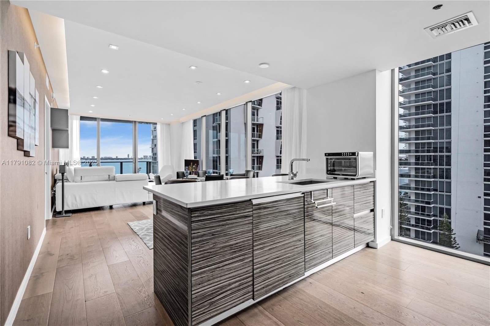 Edgewater Miami, FL 33137 - Photo 8 of 26