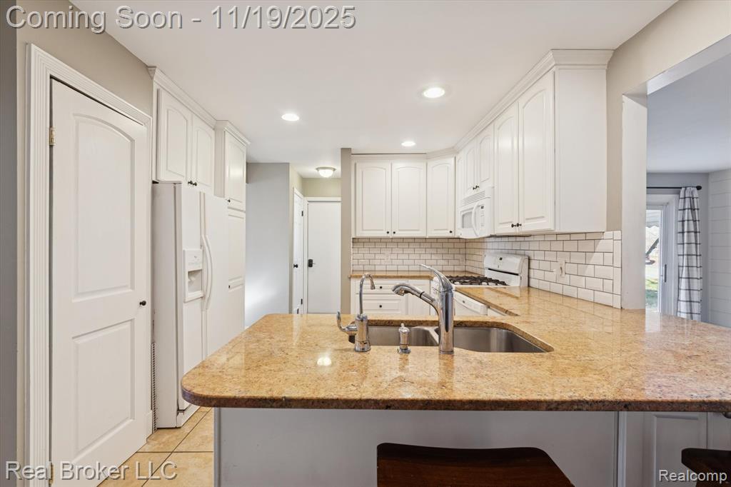9665 Hilton Road Brighton, MI 48114 - Photo 8 of 50