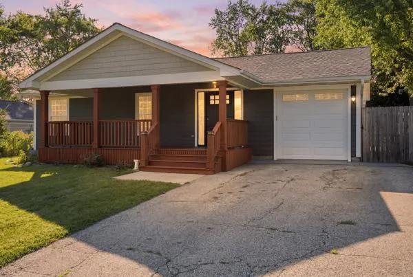 $369,900 | 4220 Ponca Avenue, McHenry, IL 60050