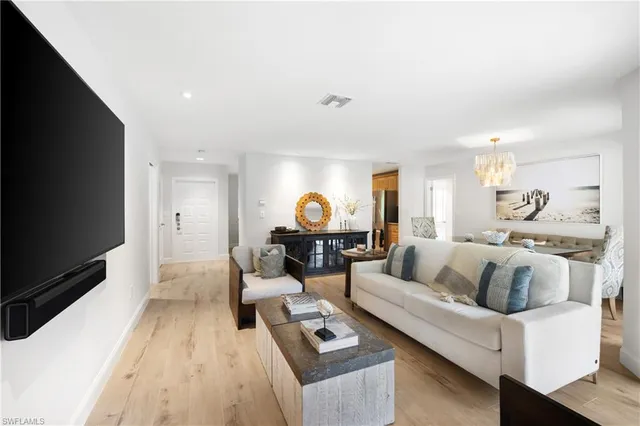 $499,000 | 3200 Binnacle Drive, Unit C3, Naples, FL 34103