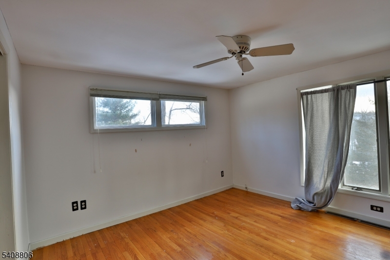 39 Upper Kingtown Road Pittstown, NJ 08867 - Photo 9 of 15