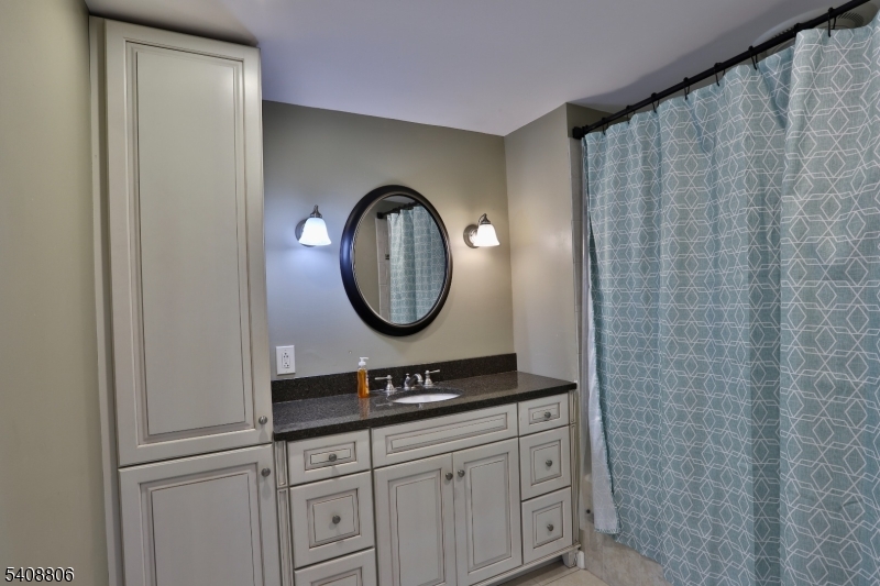 39 Upper Kingtown Road Pittstown, NJ 08867 - Photo 10 of 15