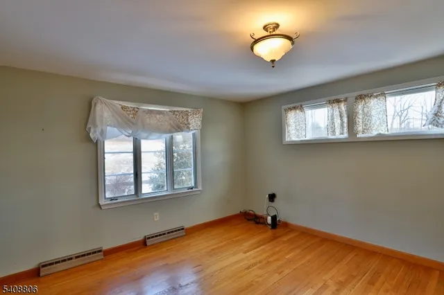 $605,000 | 39 Upper Kingtown Road, Pittstown, NJ 08867