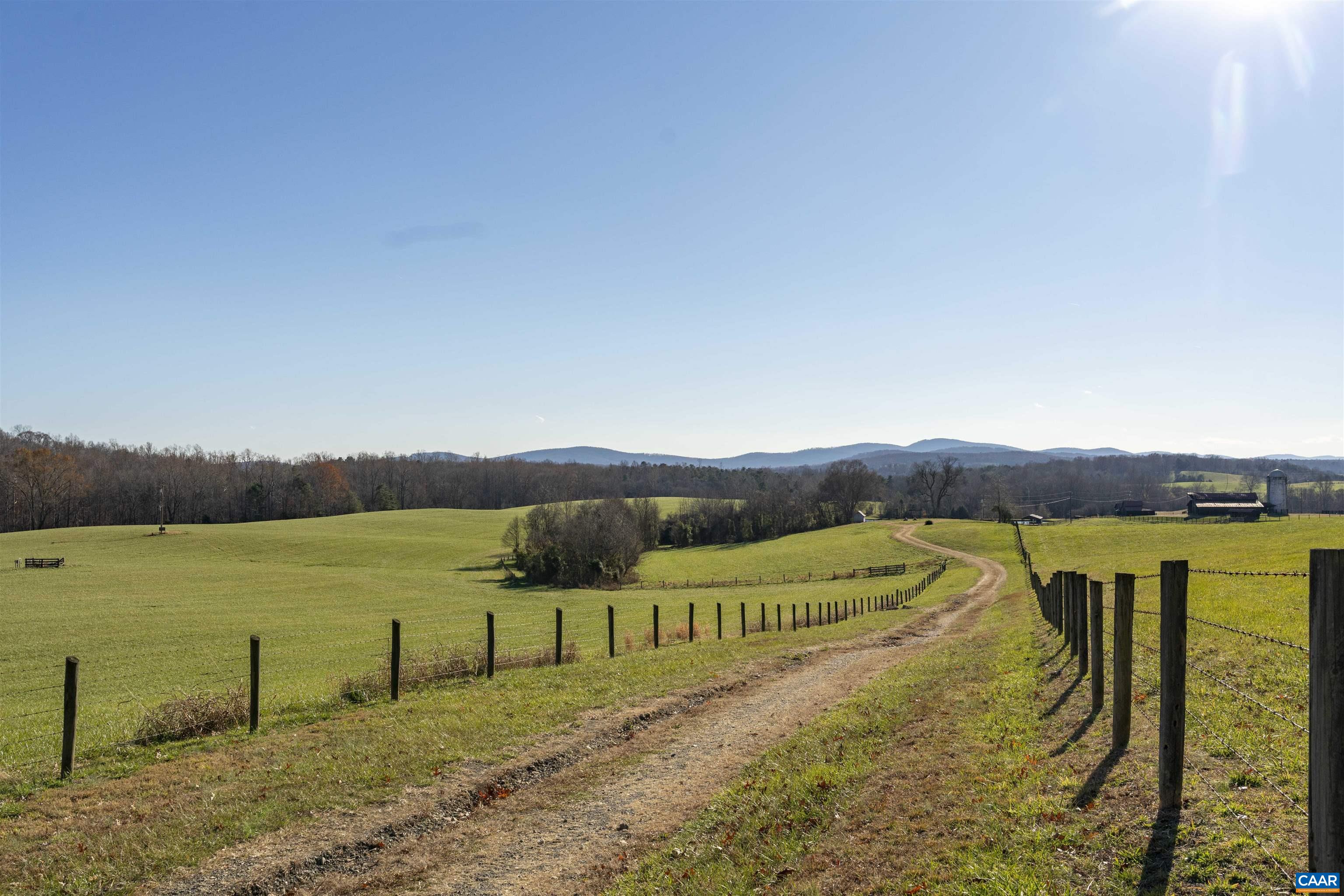 2427 South Blue Ridge Turnpike South Rochelle, VA 22738 - Photo 53 of 72 a view of an ocean view