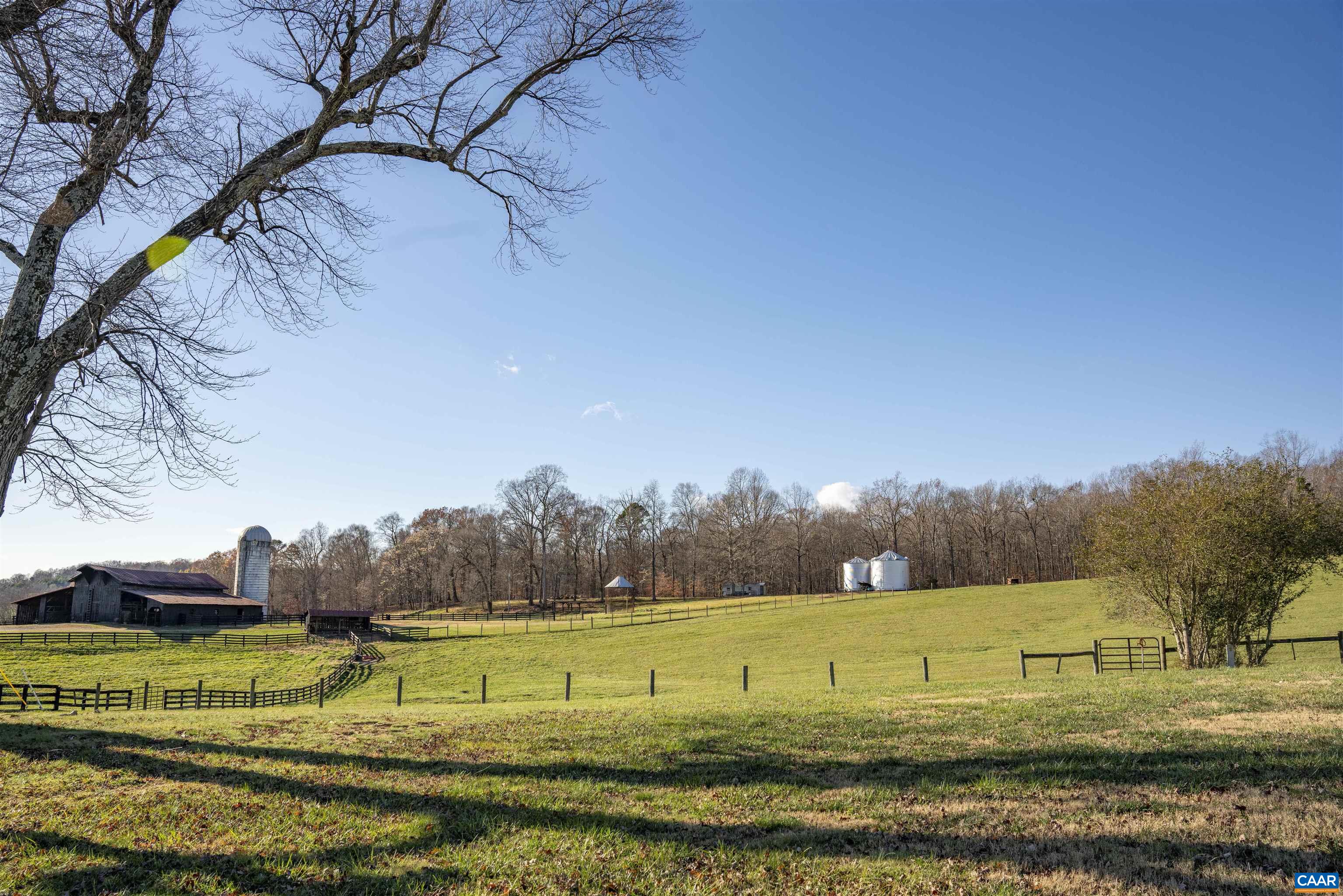 2427 South Blue Ridge Turnpike South Rochelle, VA 22738 - Photo 54 of 72 a view of a yard
