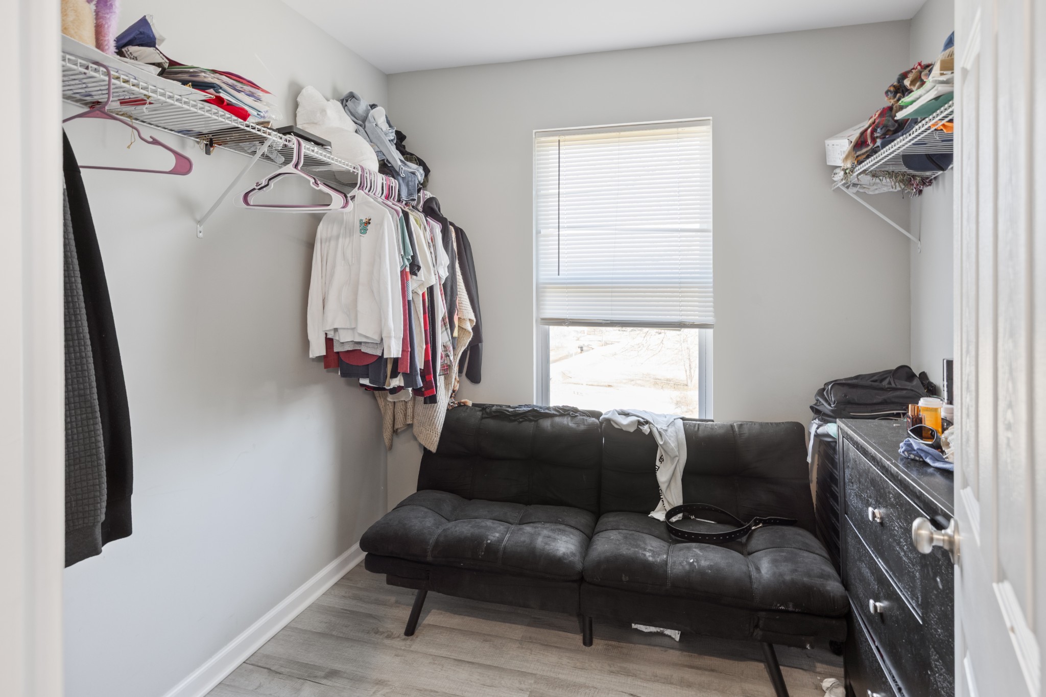 510 Highland Park Road Red Boiling Springs, TN 37150 - Photo 11 of 21 a living room with furniture and a window