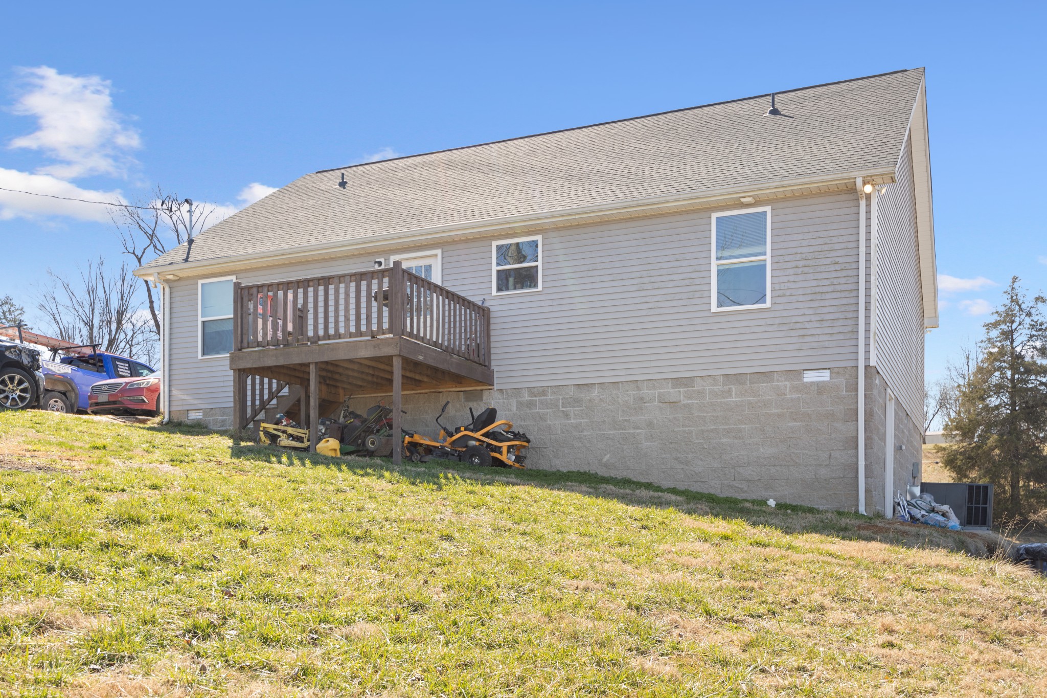 510 Highland Park Road Red Boiling Springs, TN 37150 - Photo 17 of 21 a view of a house with a yard