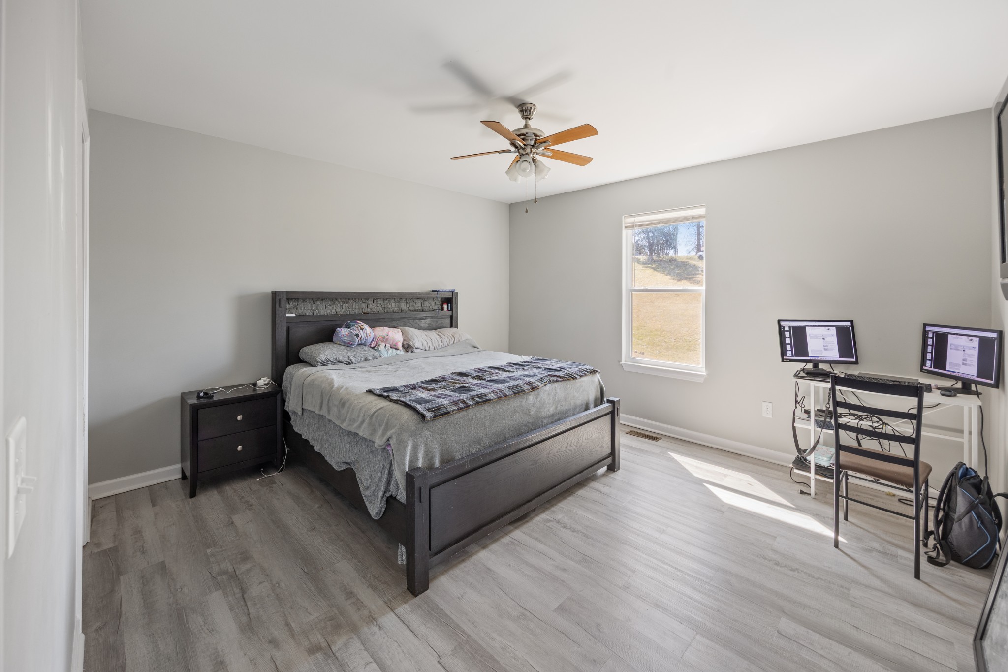 510 Highland Park Road Red Boiling Springs, TN 37150 - Photo 8 of 21 a bedroom with a bed and a table