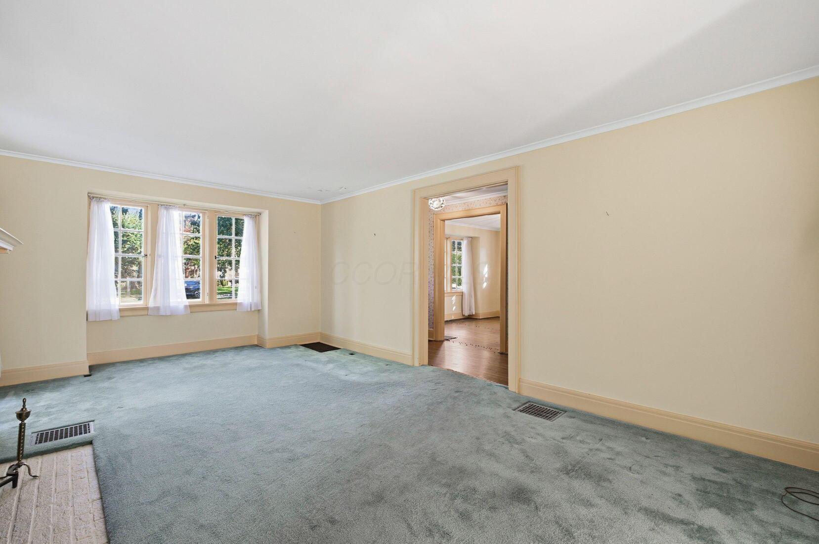2425 Bryden Road Columbus, OH 43209 - Photo 17 of 78 Living Room