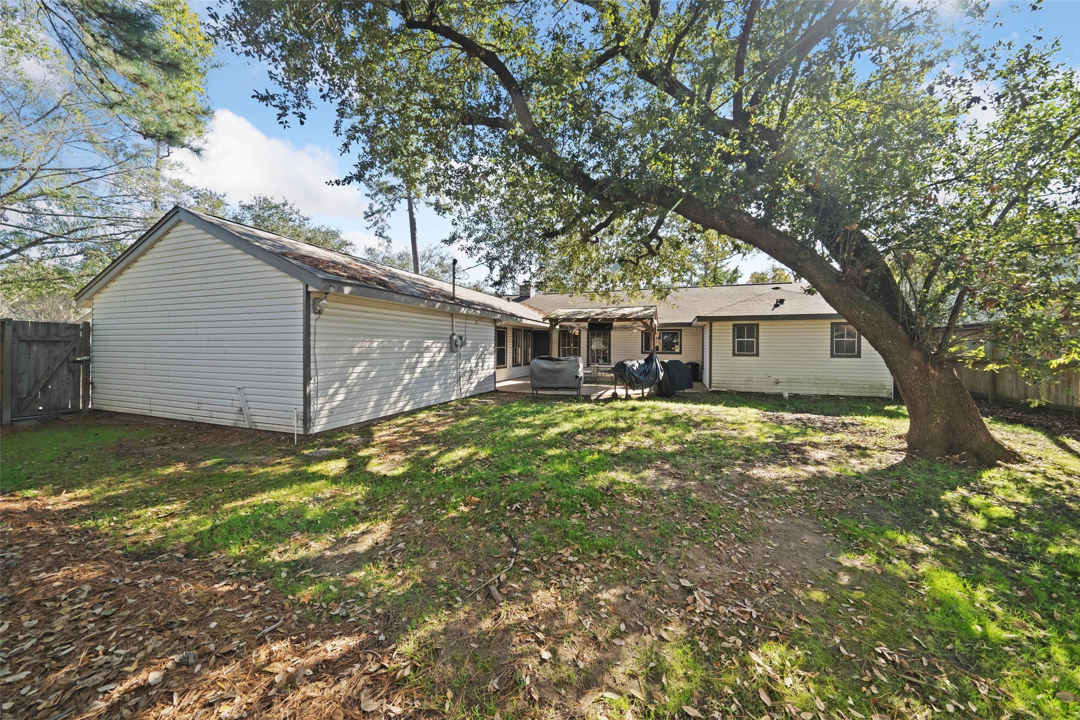 202 Black Forest Drive Spring, TX 77388 - Photo 24 of 26 2-CAR CONNECTED GARAGE