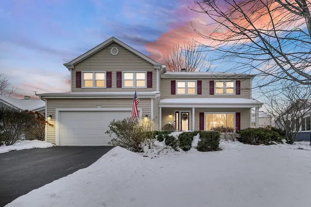 $399,950 | 204 Wildwood Drive, North Aurora, IL 60542