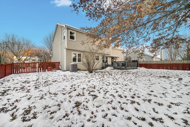 $399,950 | 204 Wildwood Drive, North Aurora, IL 60542