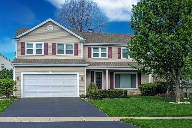 $399,950 | 204 Wildwood Drive, North Aurora, IL 60542