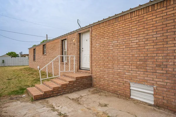 $180,000 | 308 Little Rock Street, Cactus, TX 79013